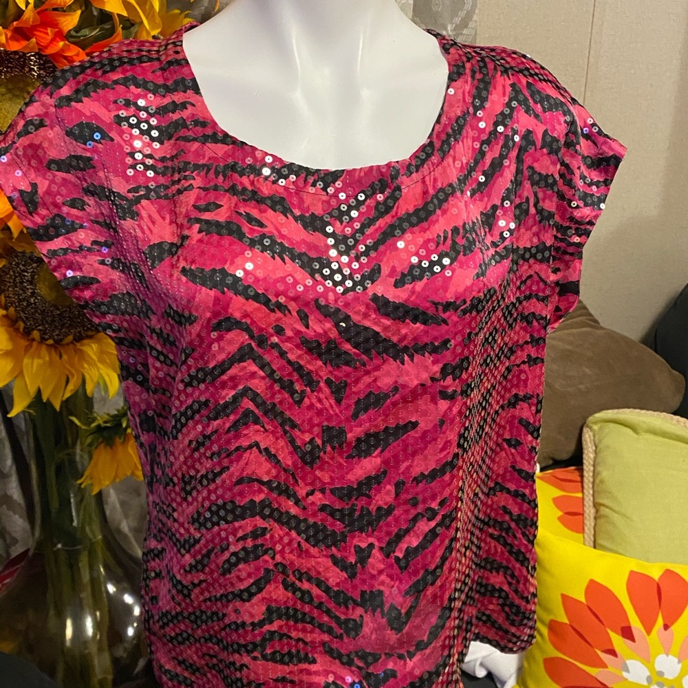 Chai’s size S Bedazzled short sleeve top